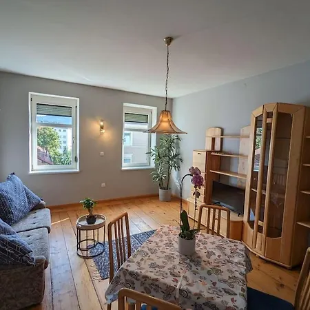 Tiroler Mit Bergblick Appartement